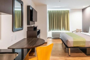 494A Large room with King Bed and Kitchenette